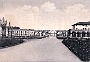 Piazzola sul Brenta, piazza Paolo Camerini negli anni '60 e vista del porticato delle foresterie nel 1955 (Giancarlo Cantarella) 2